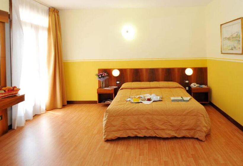 غرفة قياسية, Park Hotel Jolanda