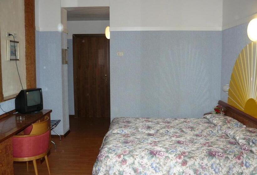 غرفة قياسية ثلاثية, Park Hotel Jolanda