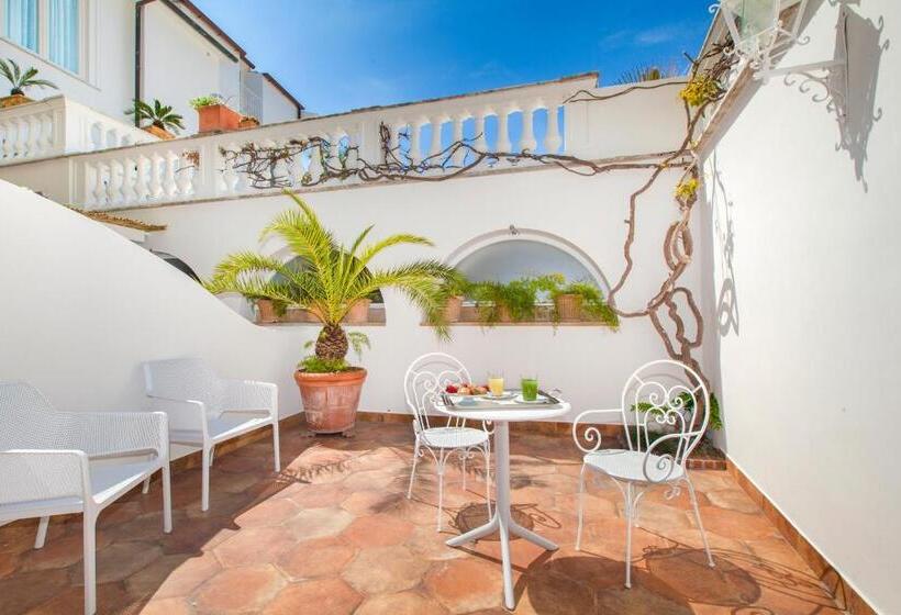 Номер Deluxe, Relais Villa Savarese