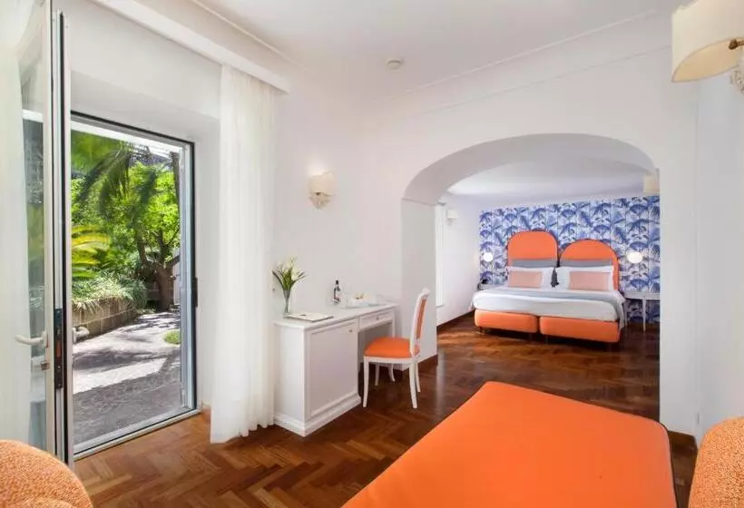 اتاق لوکس با چشم‌انداز باغ, Relais Villa Savarese