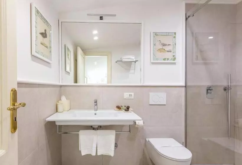 اتاق استاندارد با چشم‌انداز باغ, Relais Villa Savarese