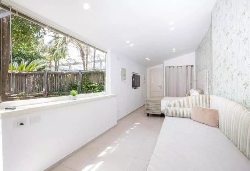 اتاق استاندارد با چشم‌انداز باغ, Relais Villa Savarese