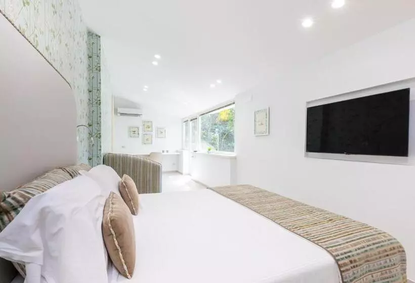 اتاق استاندارد با چشم‌انداز باغ, Relais Villa Savarese