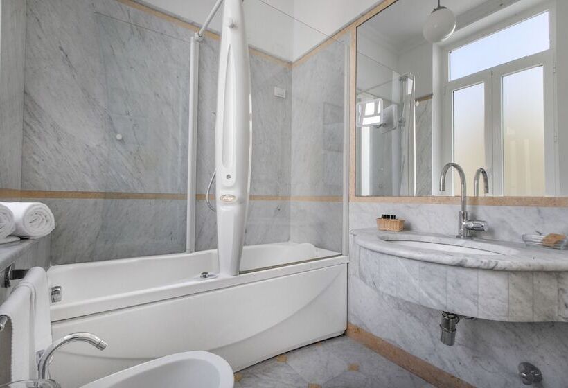 Полулюкс с Гидромассажем, Relais Villa Savarese