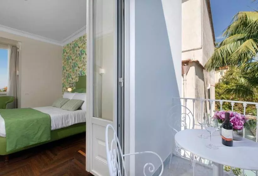 اتاق لوکس, Relais Villa Savarese