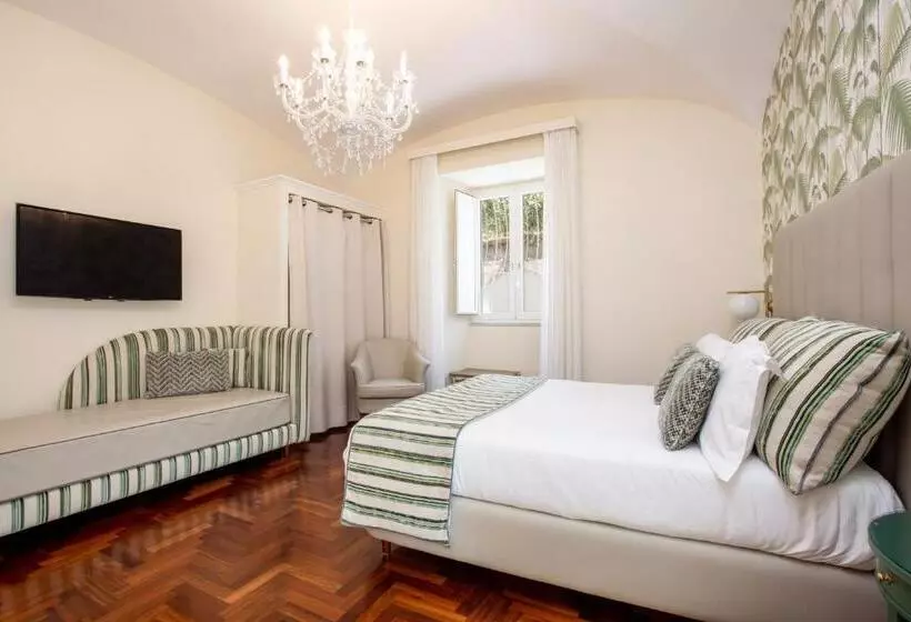 اتاق لوکس با چشم‌انداز باغ, Relais Villa Savarese