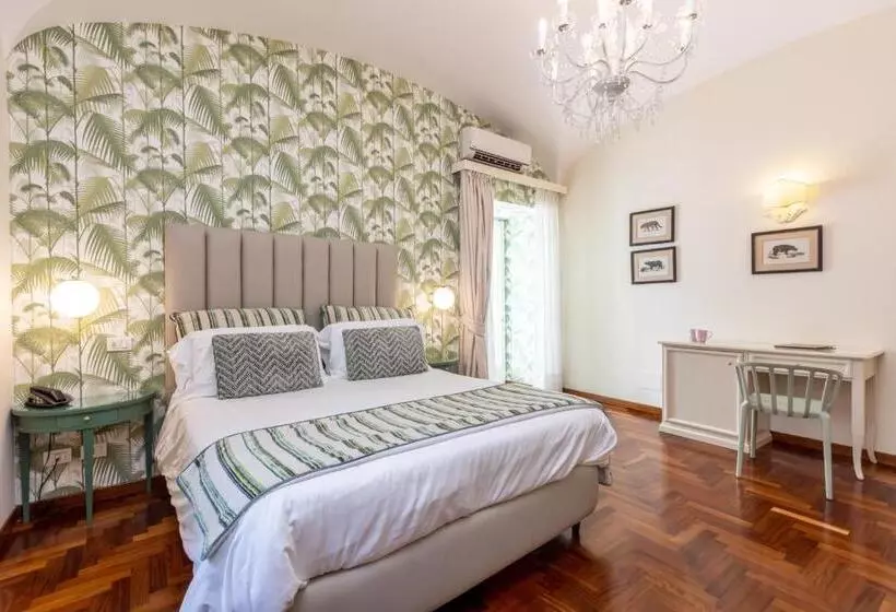 اتاق لوکس با چشم‌انداز باغ, Relais Villa Savarese