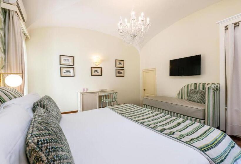 Номер Deluxe Вид на Сад, Relais Villa Savarese