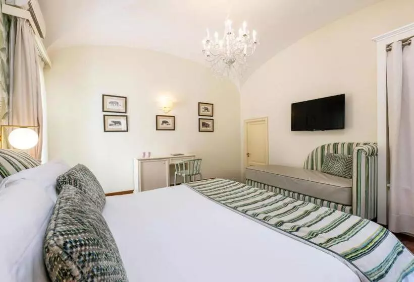 اتاق لوکس با چشم‌انداز باغ, Relais Villa Savarese