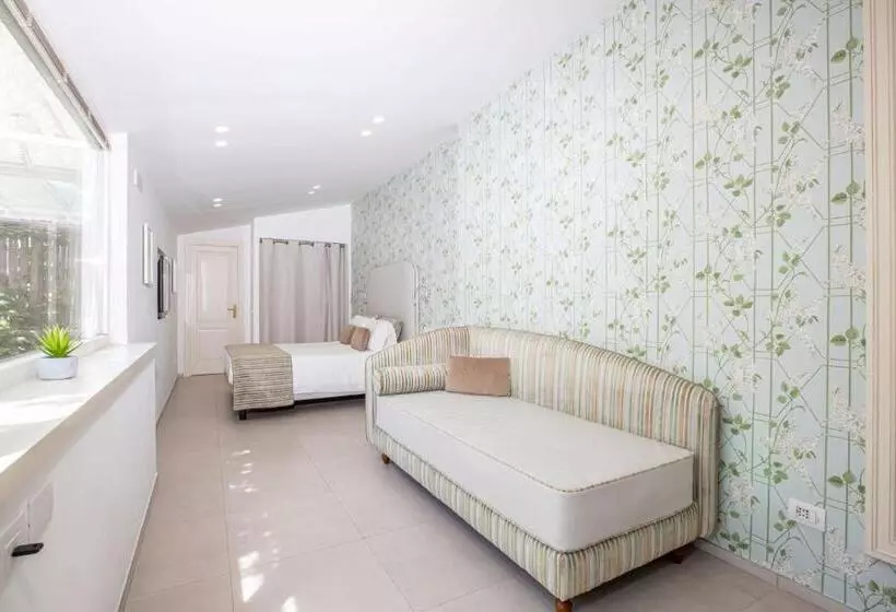 اتاق استاندارد با چشم‌انداز باغ, Relais Villa Savarese