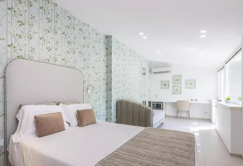 اتاق استاندارد با چشم‌انداز باغ, Relais Villa Savarese