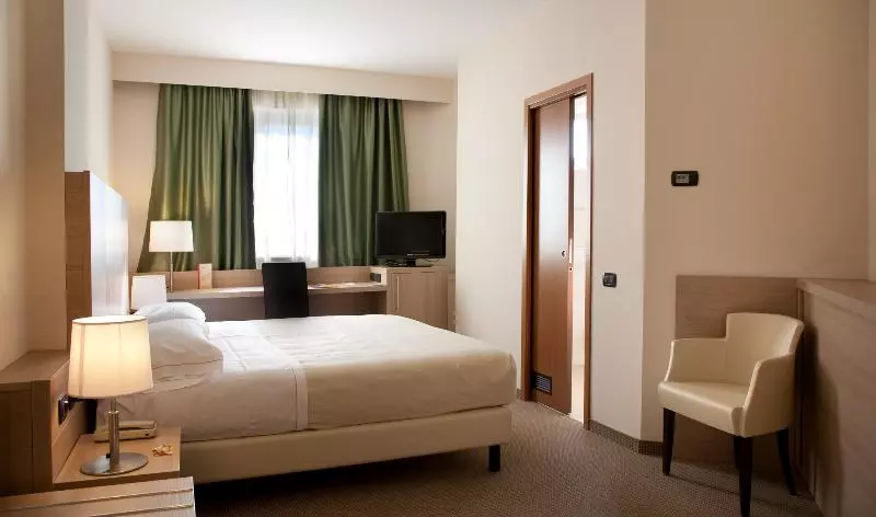 スタンダード４人部屋, Torino Hotel San Luigi   Ristorante Trait D Union