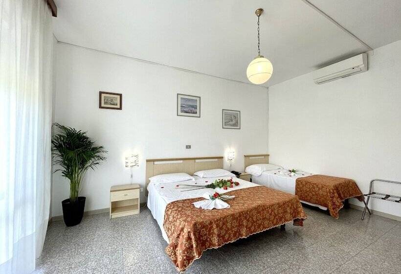 غرفة قياسية ثلاثية, Trovatore