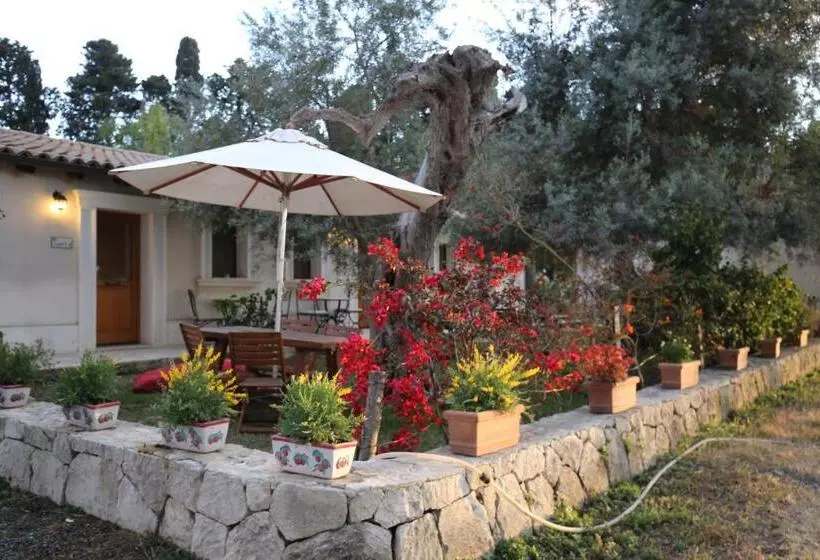 اتاق استاندارد, Villa Dei Papiri Fonte Ciane