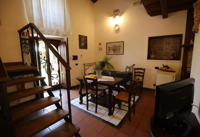 سوییت, Villa Dei Papiri Fonte Ciane