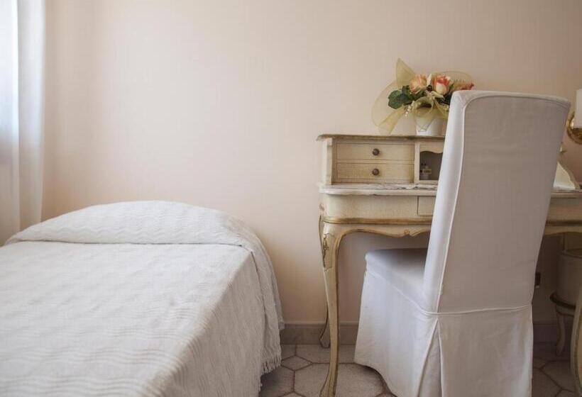 חדר סטנדרט לשלושה, Villa Serena