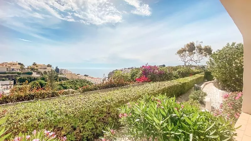 آپارتمان 2 خوابه با چشم‌انداز دریا, Monte Dourado