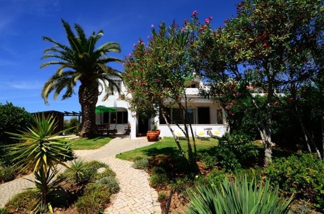 بانگلوی استاندارد, Quinta Do Paraiso  Al