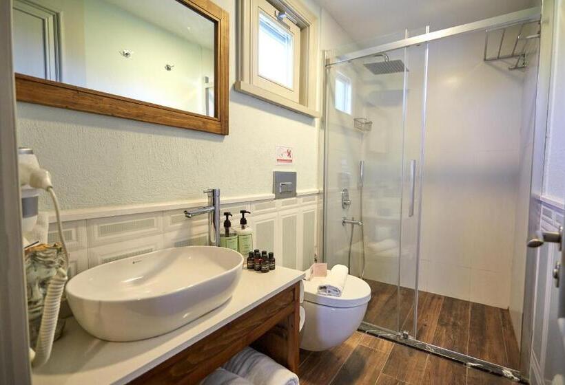 디럭스 트리플 룸, Alabora