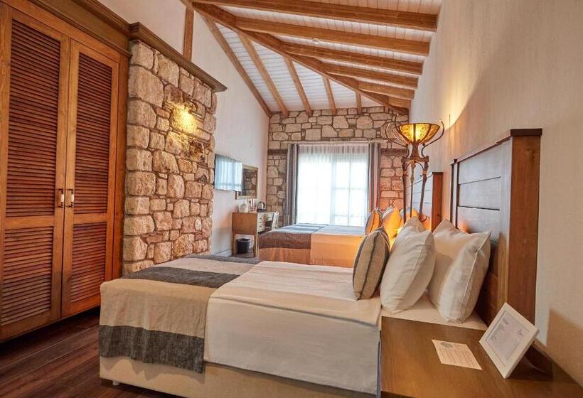 디럭스 트리플 룸, Alabora