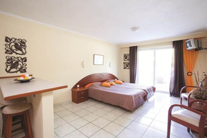 스탠다드 스튜디오, Damia