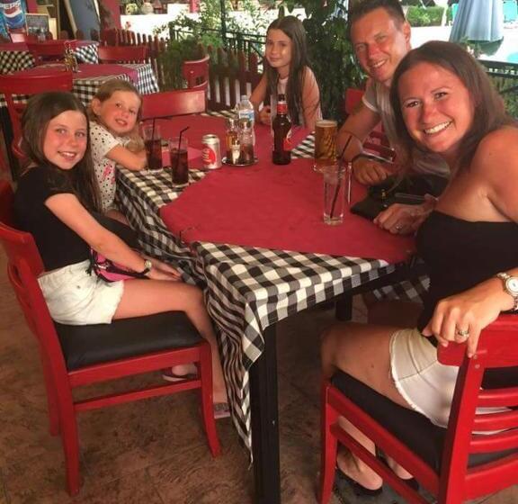 침실 2개 아파트, Damia