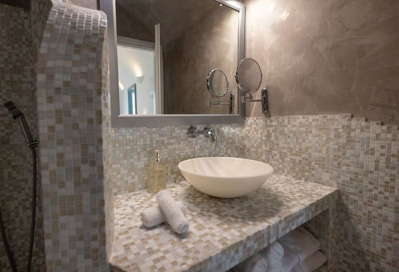 جناح, Above Blue Suites