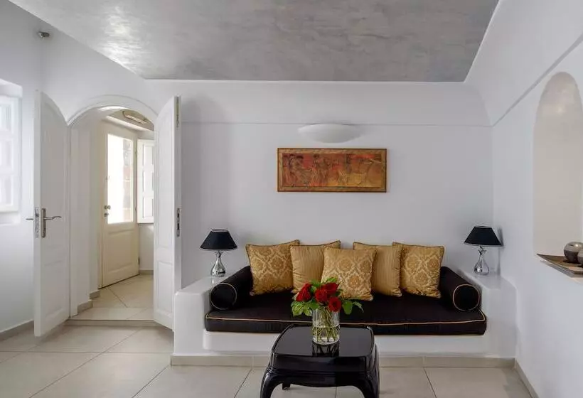 ویلای 1 خوابه, Above Blue Suites