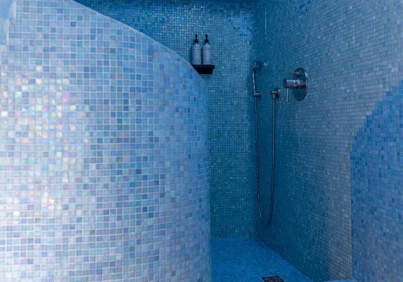 جناح, Above Blue Suites