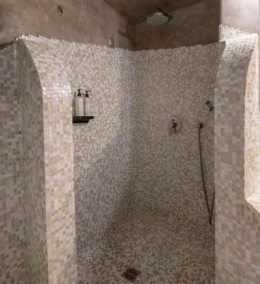 جناح, Above Blue Suites