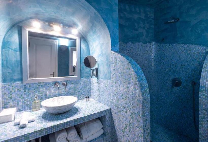 جناح, Above Blue Suites