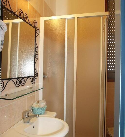 غرفة قياسية ثلاثية, Albergo Le Sorgenti