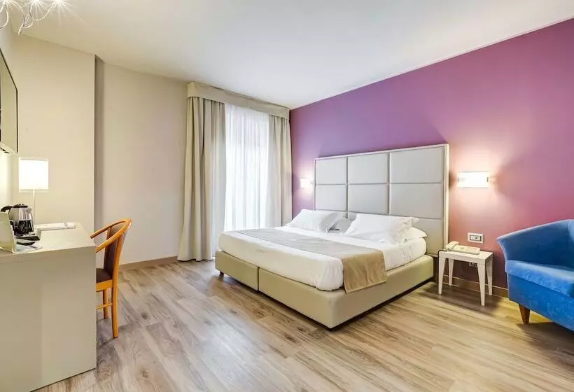 اتاق سوپریور با بالکن, Best Western Hotel Imperiale
