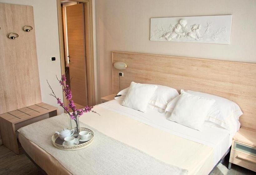 اتاق اکونومی, Carla