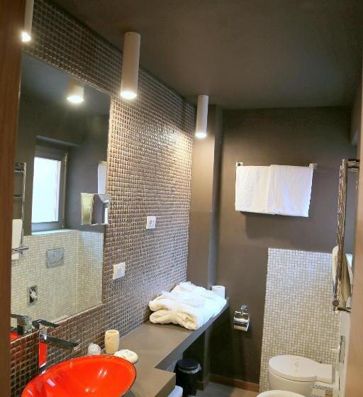 سوییت جونیور, Carla