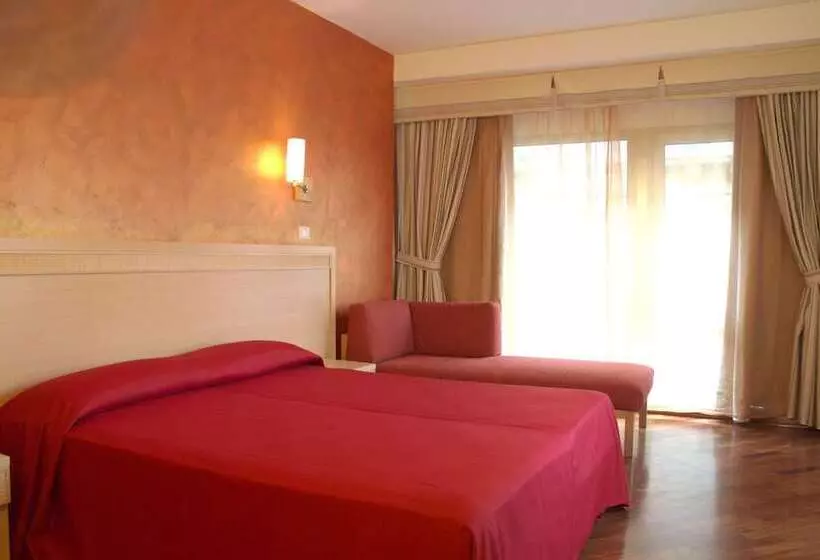 اتاق استاندارد چهار تخته, Catania Town