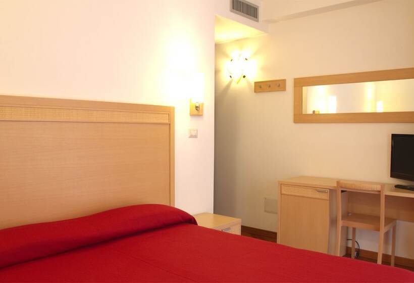 Четырехместный Номер Стандарт, Catania Town