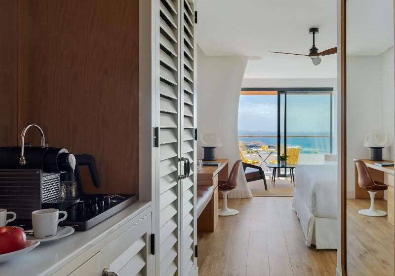 Номер Стандарт, Catania Town