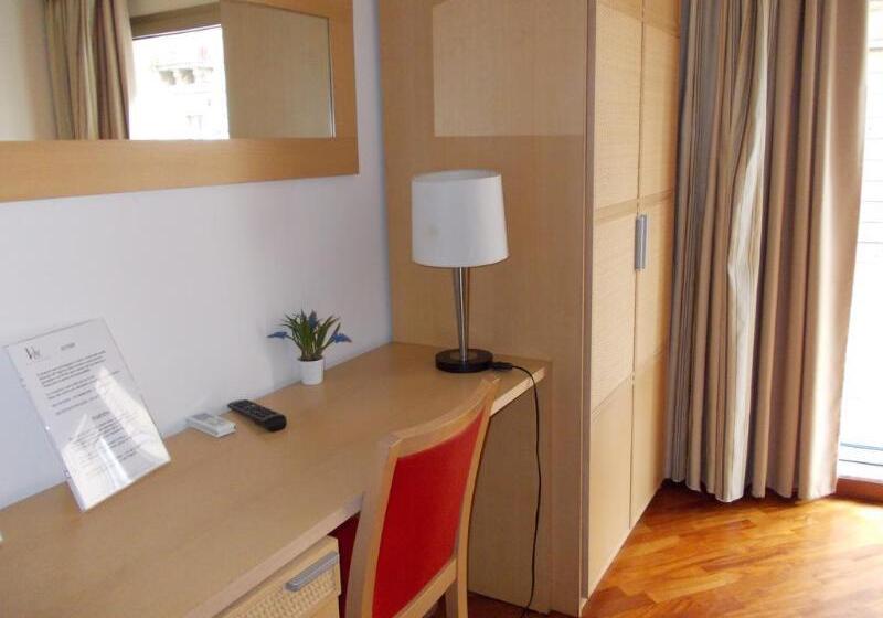 Полулюкс, Catania Town