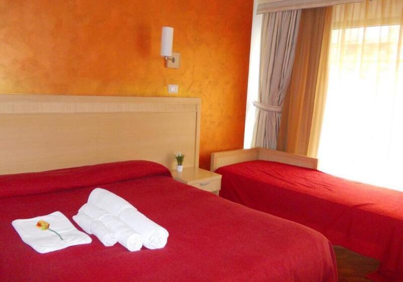 Номер Стандарт Трехместный, Catania Town