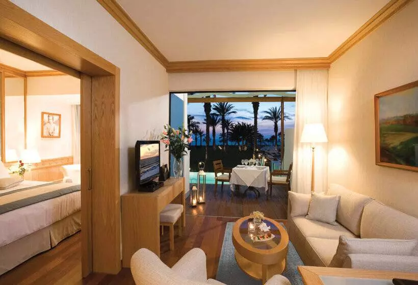 海の見えるエクゼクティブスイート, Constantinou Bros Asimina Suites