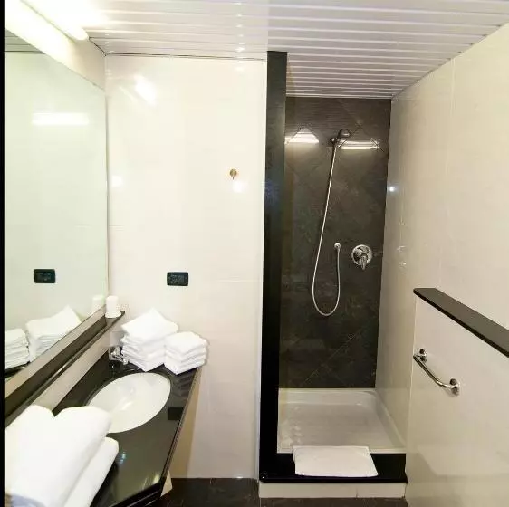 スタンダードスタジオ, Diano Sporting Apartments