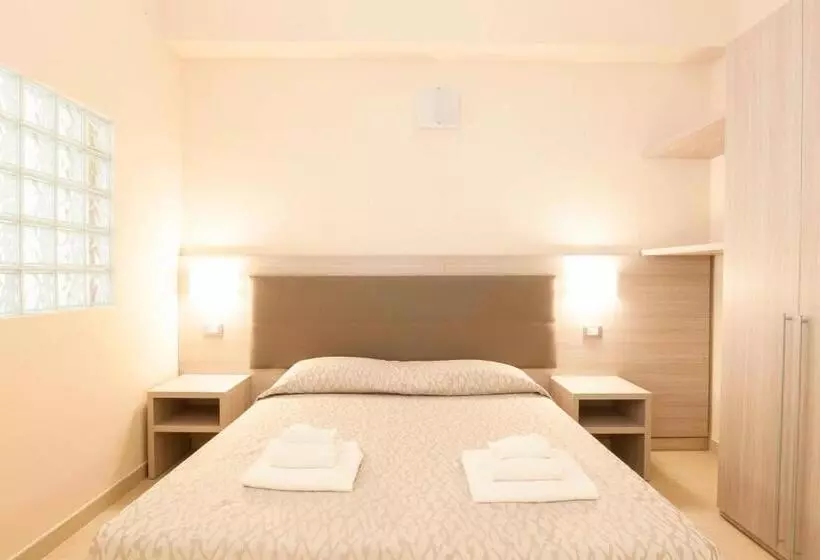 スタンダードスタジオ, Diano Sporting Apartments