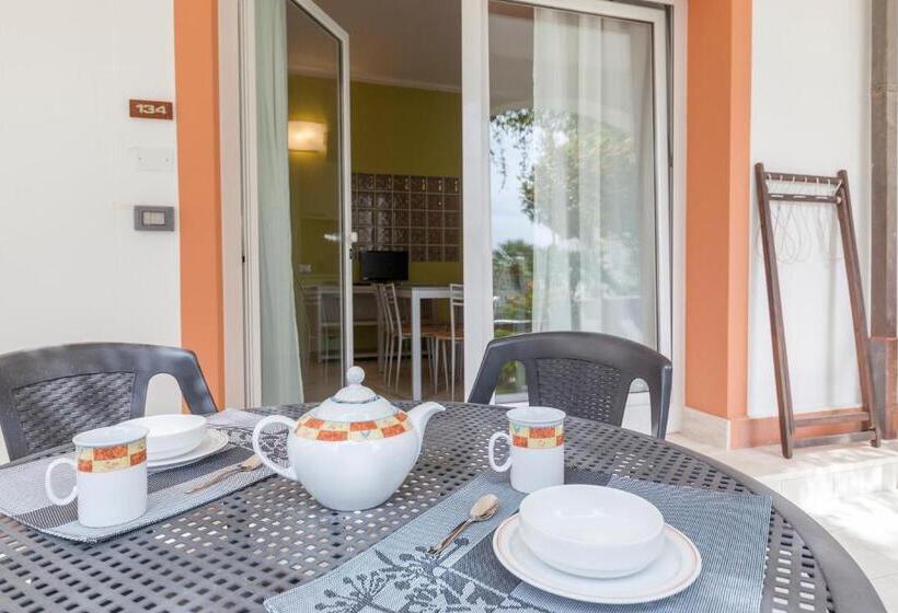 Апартаменты 1 Спальня Вид на Сад, Diano Sporting Apartments