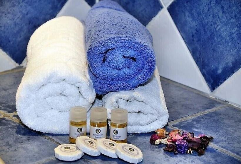 スタンダードトリプルルーム, Elena