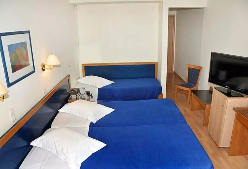Chambre Triple Standard, Elena