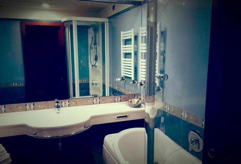 חדר סטנדרט לשלושה, Gardenia