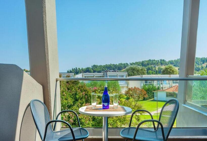 标准三人间, Iris