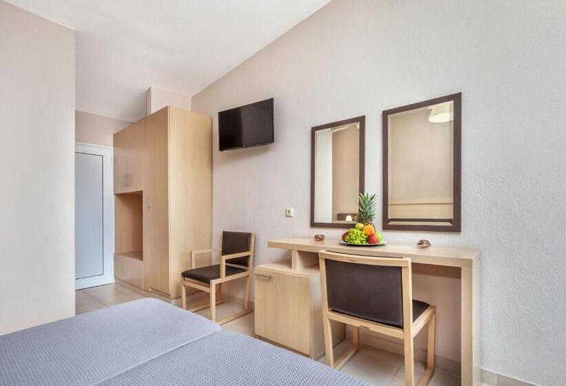 标准三人间, Iris