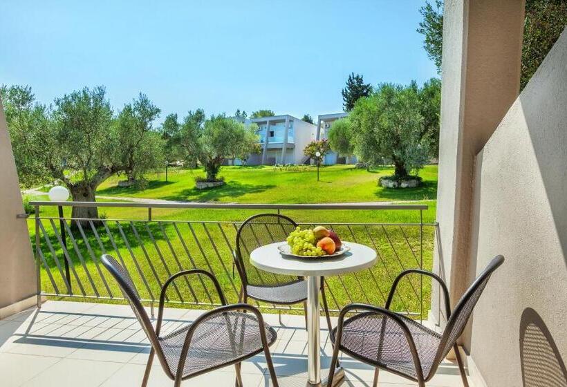 舒适三人间, Iris